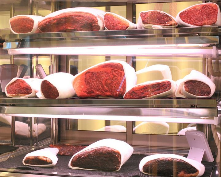 研究を重ねたドライエイジングによる“熟成和牛”