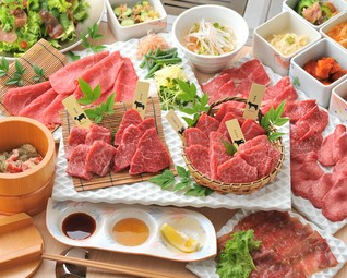 それぞれに旨みを増した希少部位の数々をコースでどうぞ。