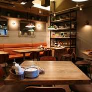 家族とのだんらんやお祝いなど、子供と一緒に食事できるレストランとしても好評。豪華な『ステーキ』は、幅広い世代から特に人気があります。吟味を重ねた食材をみんなでシェアし、思い出に残る素敵なひと時を。