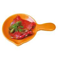 様々な部位を使用した自家製生ハムです。