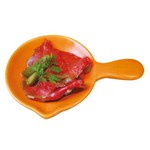 様々な部位を使用した自家製生ハムです。