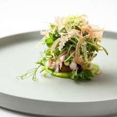 仔牛で作った風味豊かな『仔牛　豆　ピスタチオ　ライム』