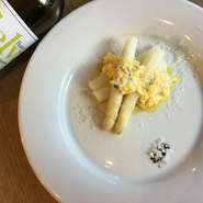 季節の食材続々と入荷しております。
