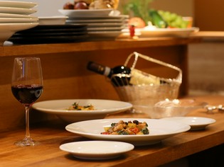 ナポリ湾の西部に浮かぶイスキア島の料理を彷彿とさせる兎料理