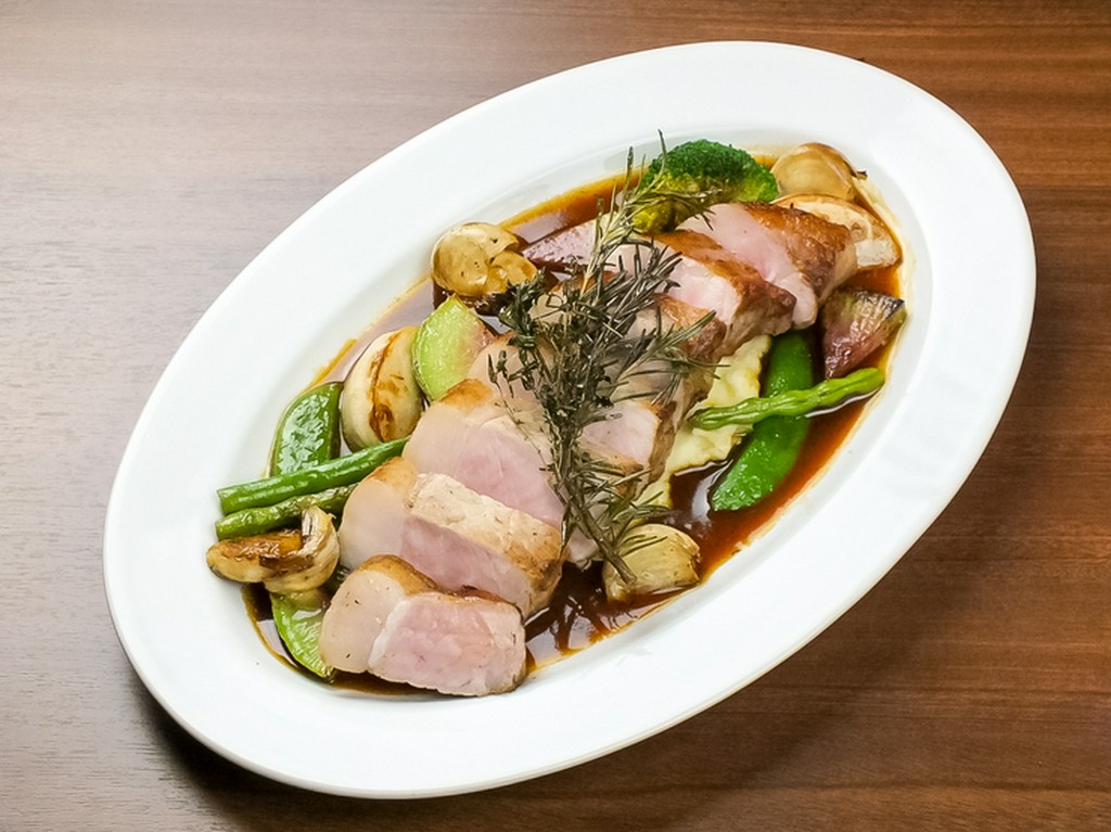 農場と直接契約。シェフが惚れ込んだ「安曇野放牧豚」を堪能する