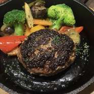 秋田短角牛100%ハンバーグ　200g～スープ、サラダ、ライス付き～