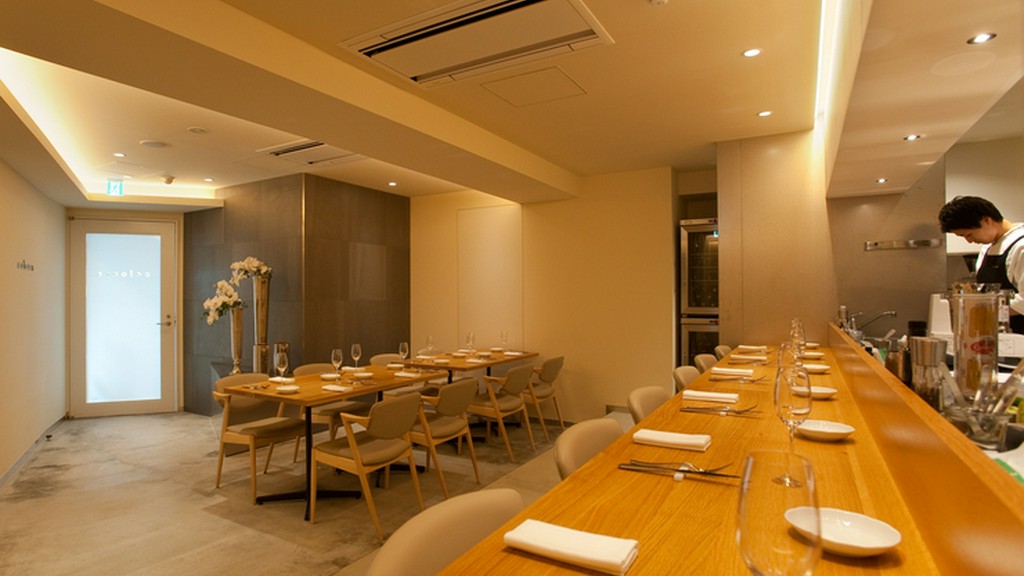 木の温もりを感じさせる店内は、ゆったりとくつろげる憩いの空間