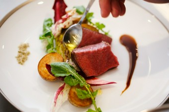 口どけがよい脂と赤身の旨味『石垣島美崎牛』