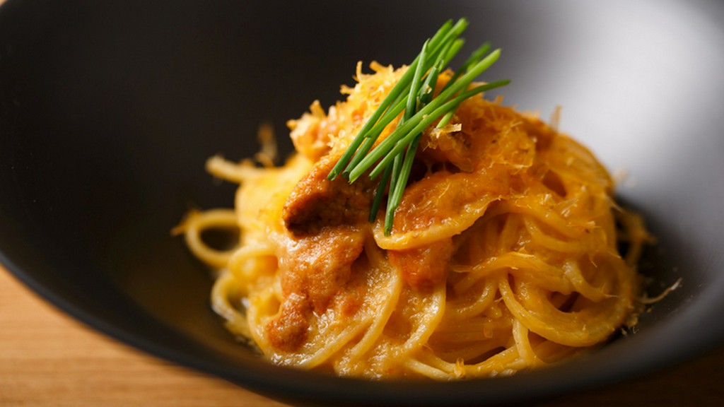 濃厚ウニがやみつき！『雲丹とミモレットの黄色いトマトソースパスタ』