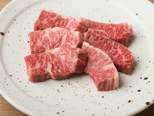 芝浦の食肉市場の専門業者から仕入れる上質な『上ハラミ』