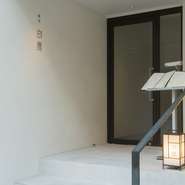 いい素材をいい状態で提供することを一番大切にしています。自分の目で見て吟味しています。銘柄に縛られると、納得できないこともあるので、全国各地の黒毛和牛から“ベスト”と思うものだけを厳選しています。