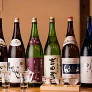 料理の味つけに合うよう日本酒は飲み口が違うものを多彩に用意