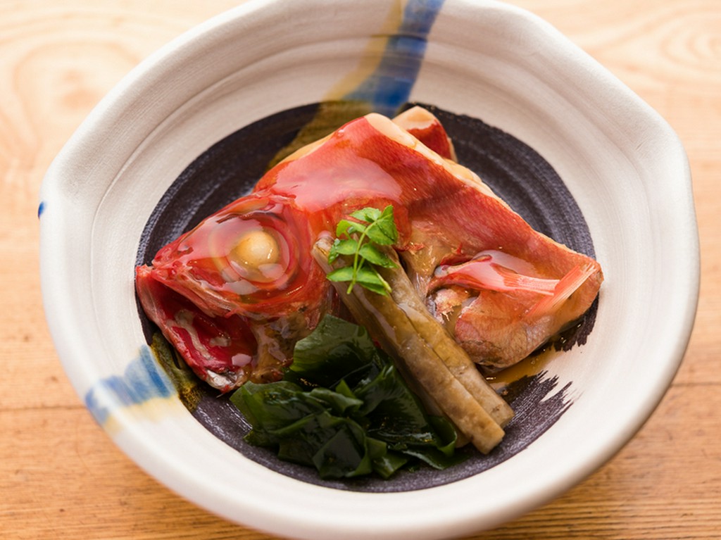 出汁を効かせ繊細な薄味で仕上げた『煮魚』