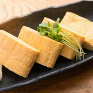 淡路島出身の私の実家は民宿をしているため、淡路の新鮮な野菜が手に入ります。春は新玉ねぎや新キャベツ、夏は熟した玉ねぎ、秋冬は白菜や大根など、季節の旬の野菜が料理の幅を広げてくれます。