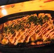 豚バラ肉とキャベツとたまごで包んだお料理！チーズインもできます