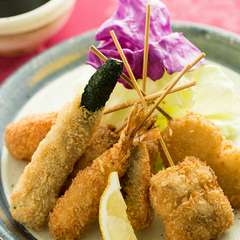 特製ソースをたっぷりつけて召し上がれ『串カツ盛り合わせ』