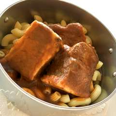 特製ソースはお酒も進む味わい『牛ほほ肉の柔らか煮込み』