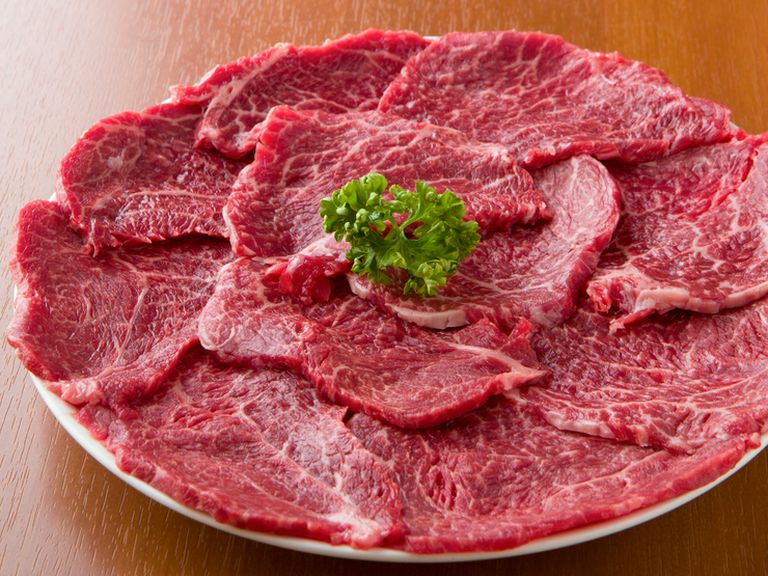 柔らかく、濃厚な旨味の『米沢牛ロース』