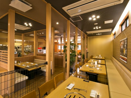会社帰りに同僚と、5～6人での飲み会に