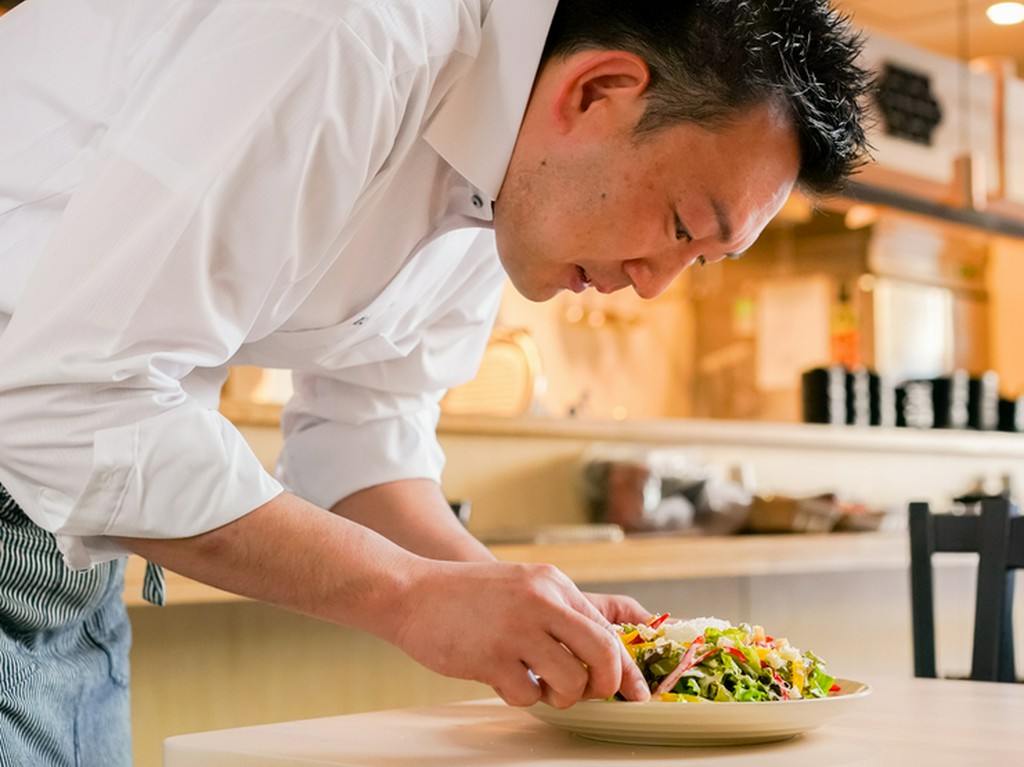 お客様との会話も大切に、居心地の良い空間でおもてなし