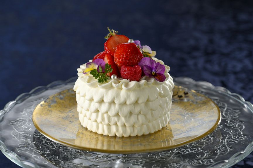 大切な人の特別な日をフルコースの後のホールケーキで演出します