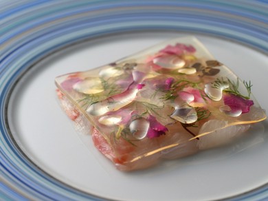 宗像鐘崎産高級魚キアラのカルパッチョ