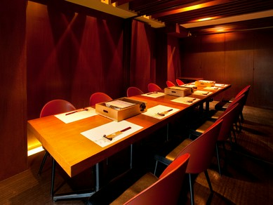 落ち着いた雰囲気の個室空間