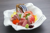 季節ならではのひと品『刺身盛り合わせ』