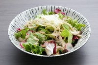 その日採れた新鮮な野菜を使ったサラダ。フレッシュな野菜本来の美味しさが楽しめます。