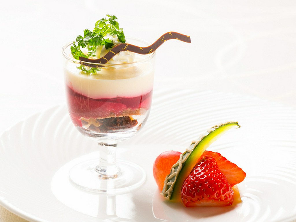 フルーツ王国である岡山の果物をデザートやソースで食す