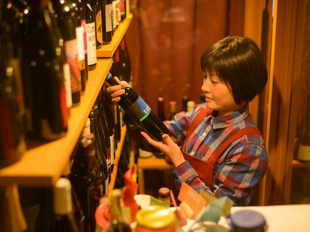 100種類以上の自然派ワインと、ハートを感じる国産ワインに酔う