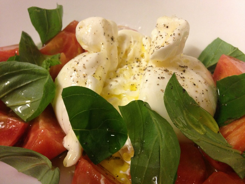 福井から…「ブッラータ」と今枝さんトマトのカプレーゼ