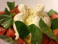 年末年始にかけて特別の食材を使ったコースをご用意しております。