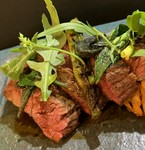 新鮮な地元食材や国内外の旬な食材を取り入れた、特別コース。 特別な日にご利用いただきたいコースです。