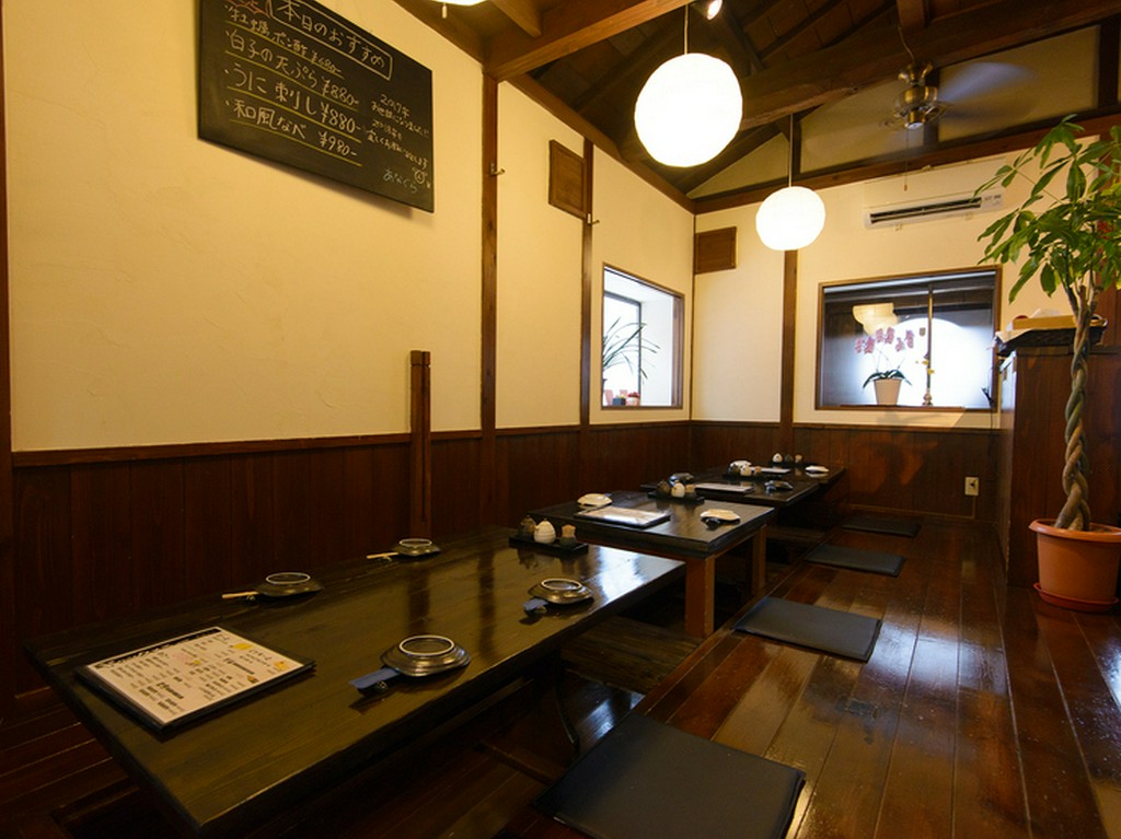 魚介と地酒と楽しい仲間、時間が過ぎるのも忘れそう