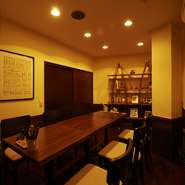 仲間内の飲み会や、お子様連れ、接待など、周りを気にせずゆったりくつろいでいただける個室です。
予約の際にお電話でお問合せください