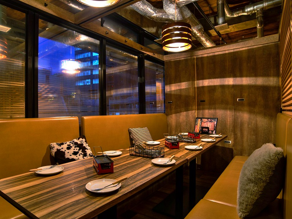 肉も野菜も堪能できる料理で、にぎやかな宴を