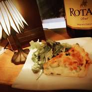 ほぼ毎日焼き上げる
焼きたてのキッシュ！
具材も季節によって変わります。