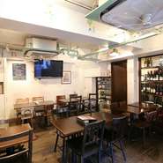 幹事の方の事前準備は
営業時間外でも対応できますので、ご相談ください。
テレビをパソコンとつないで、モニターとして使うこともできるので、盛り上げ方は様々！

ぜひ詳細・ご予算・ご要望、相談してください！