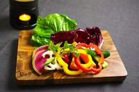 当店のバーニャカウダソースはヘルシーなのに味わい濃厚。多くのお客様から評判です。