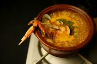 魚介がたっぷり入ったスペイン風リゾット。魚介のエキスがお米に染み込んでいい味だしてます！