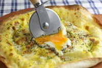 ジューシーな紅ずわ蟹身にコクのある蟹味噌をたっぷりのせオーブンで焼き上げた逸品。