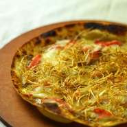 紅ずわい蟹身の濃厚カニ味噌　ピッツァ