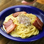 お客様の前でふんだんにブラックペッパーをお掛け致します。ストップという前止めませんよ！