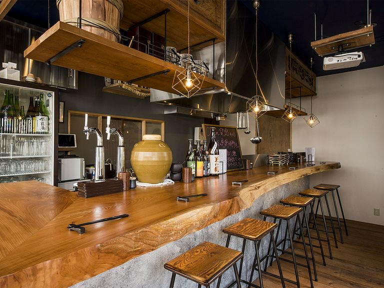 おいしいお酒とお料理が、2人の距離を縮めてくれる