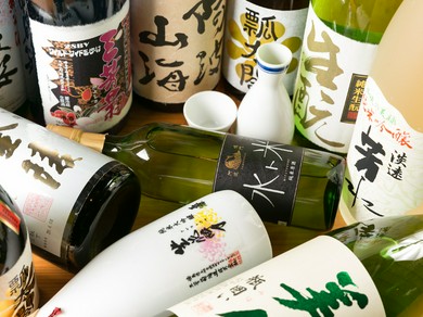 知る人ぞ知る、徳島の美味なる日本酒。まずはグラスでどうぞ