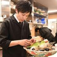 心をこめて盛りつけます。