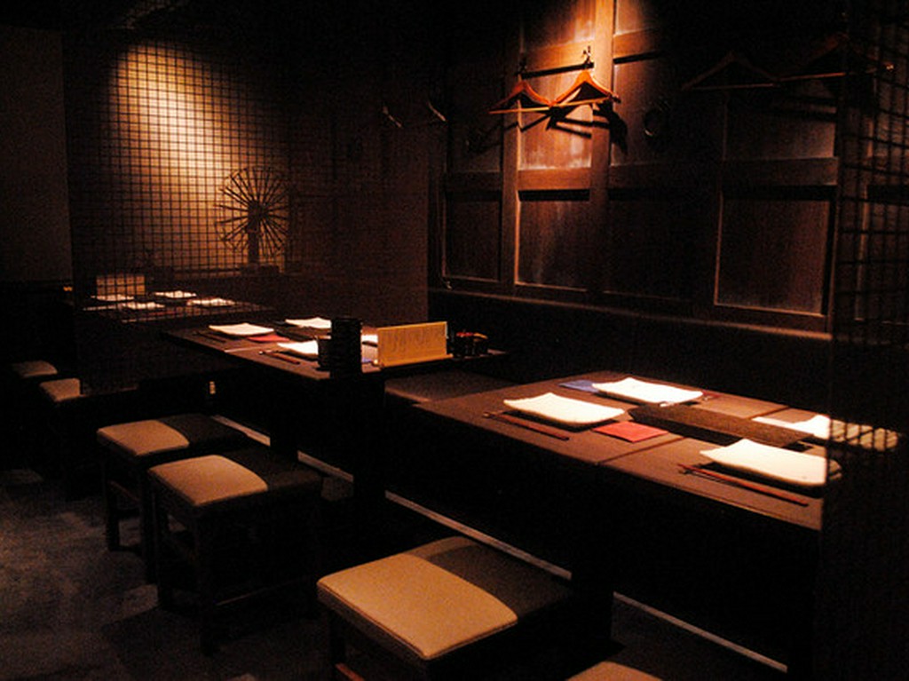 こだわり鶏料理のコースで女子会を堪能下さい