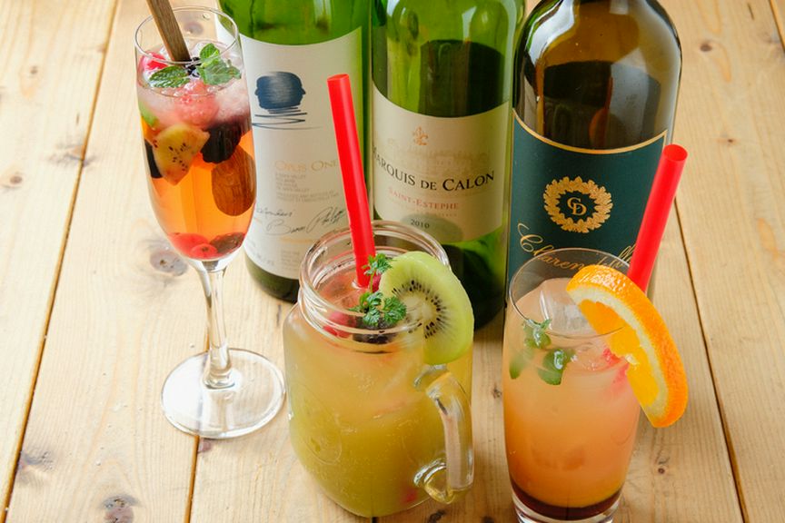 ワインやカクテルなどお酒の種類も充実