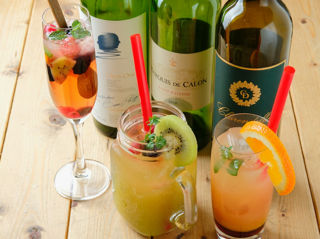 ワインやカクテルなどお酒の種類も充実